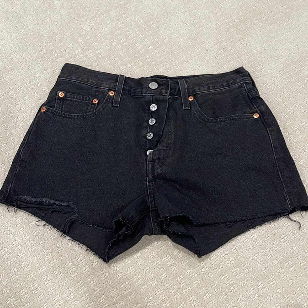 Levi’s Black Mom Shorts